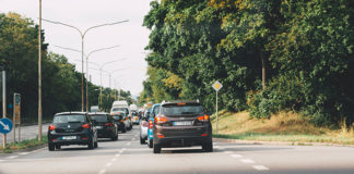 Jak marka samochodu wpływa na wysokość stawki? Analiza danych z przełomu 2018 i 2019 roku