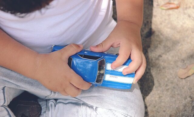 Zabawki edukacyjne – jak wspomagają rozwój dziecka? zabawki dla dzieci