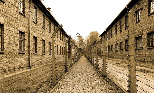 Jakie eksperymenty robiono w Auschwitz? Jakie eksperymenty robiono w Auschwitz?